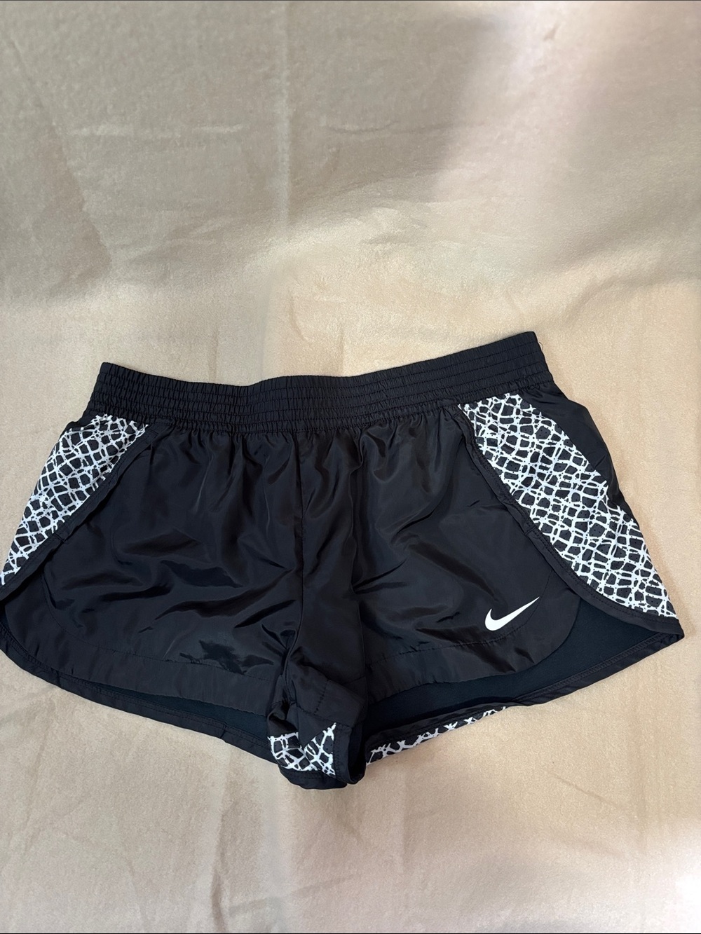 Nike Women's Black Athletic Shorts with White Geometric Panels Sz L VGUC